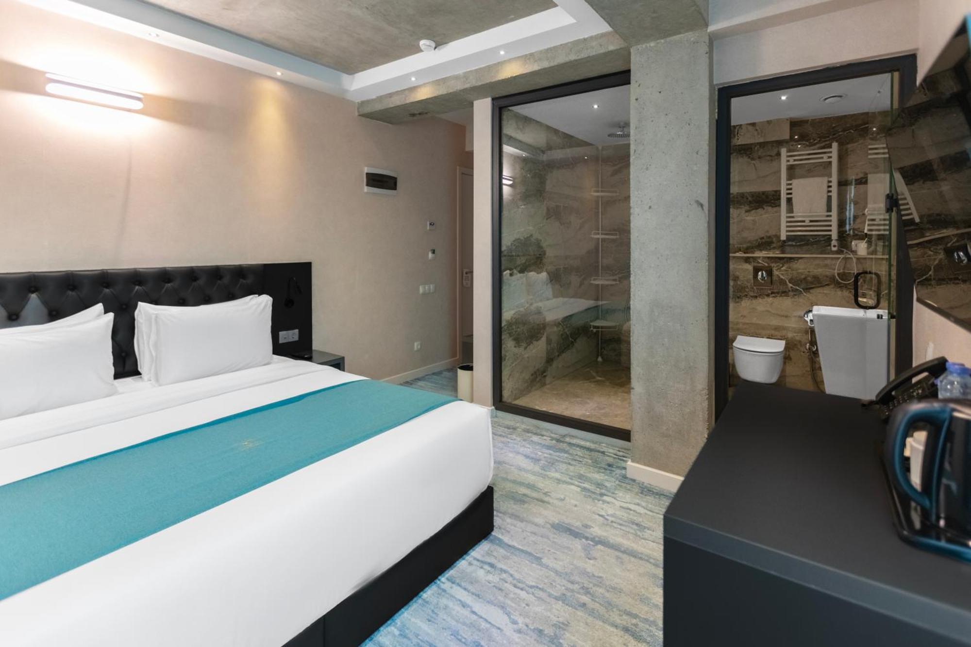 Mit Hotel Tbilisi Buitenkant foto