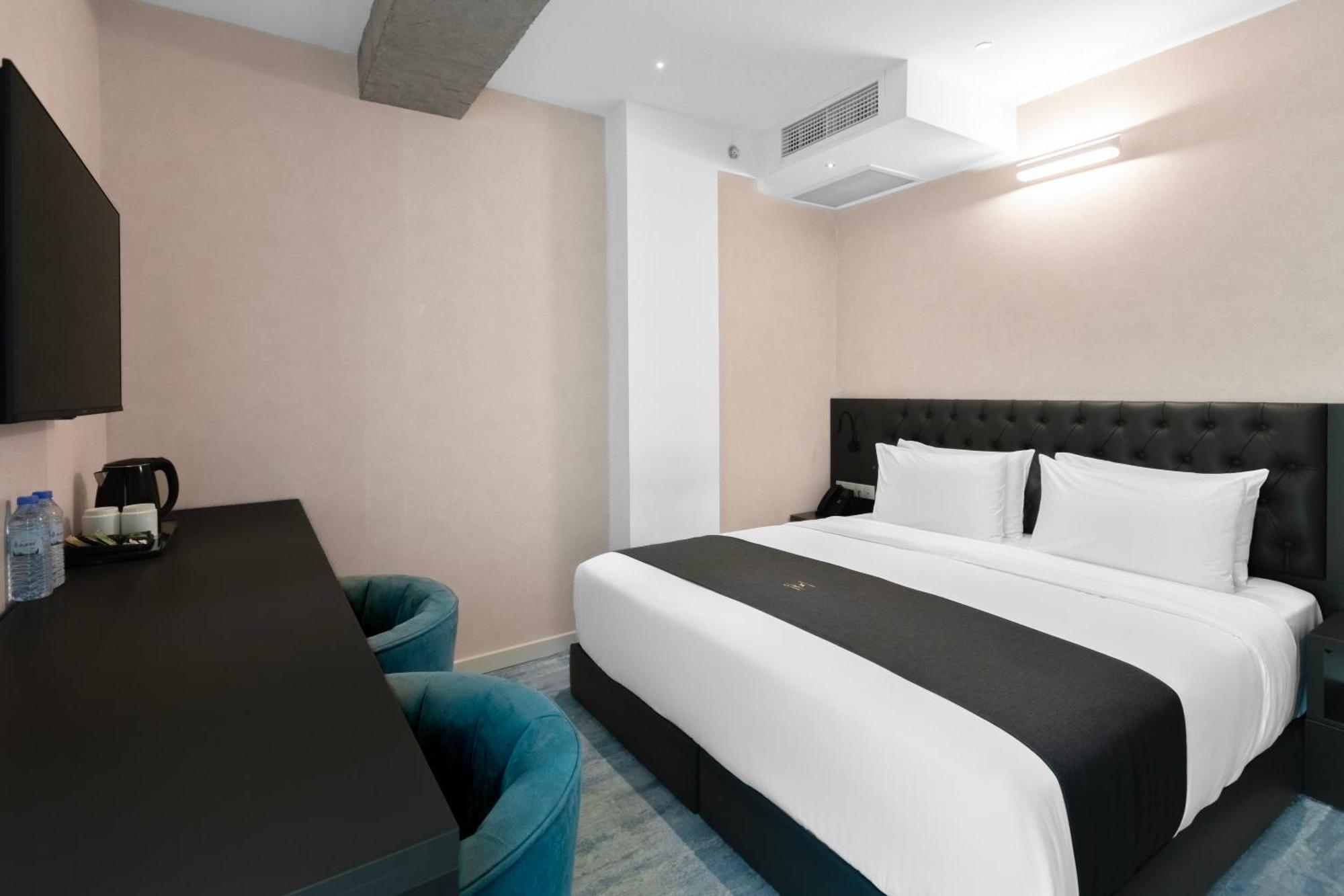 Mit Hotel Tbilisi Buitenkant foto