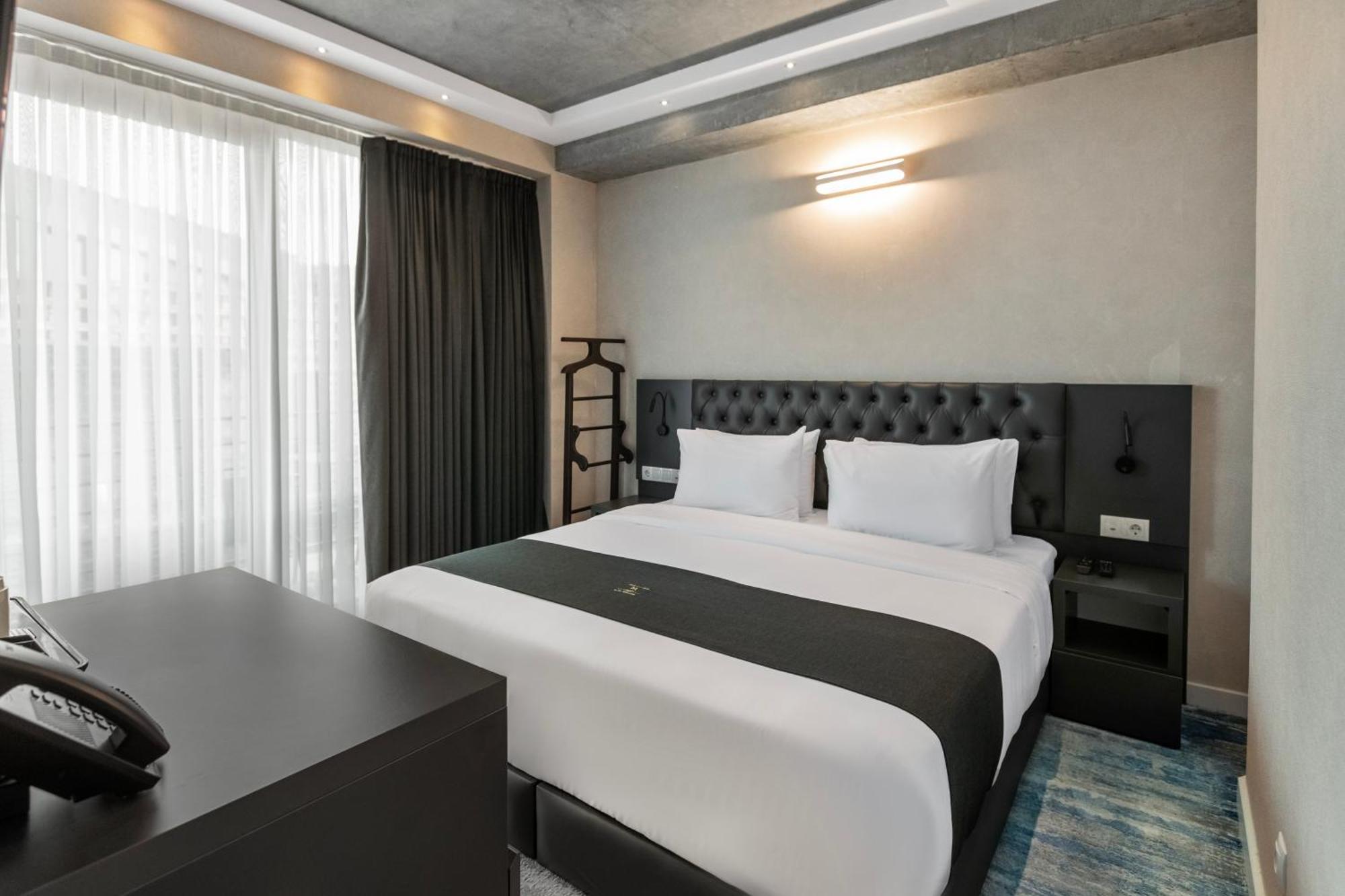 Mit Hotel Tbilisi Buitenkant foto