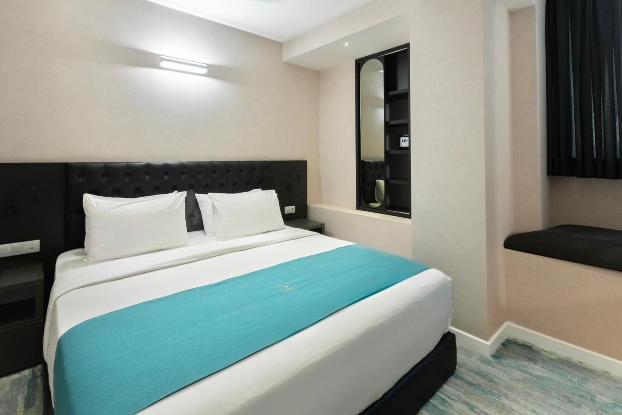 Mit Hotel Tbilisi Buitenkant foto