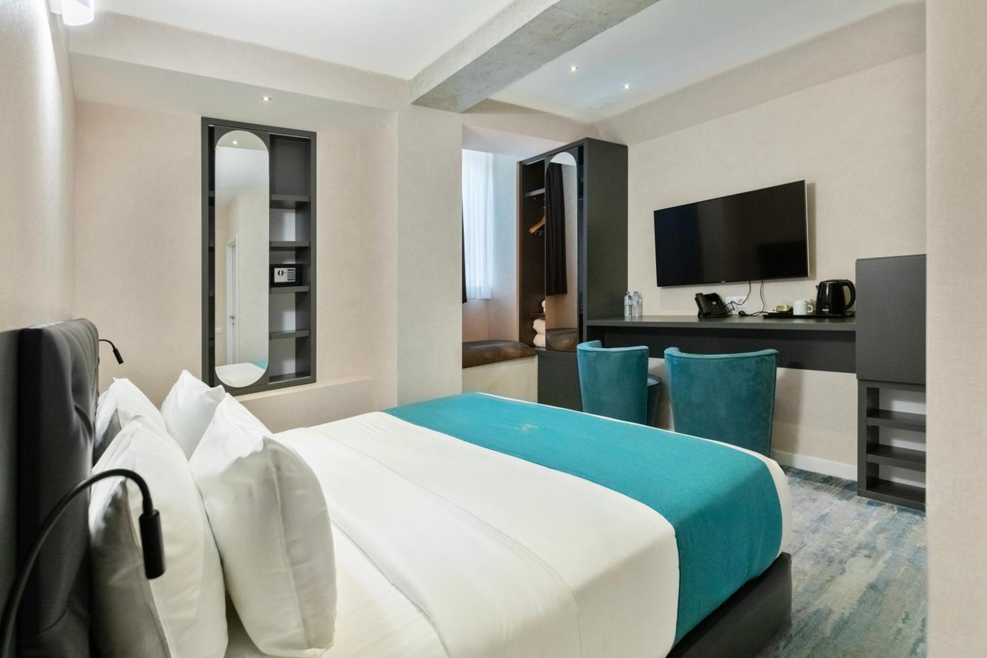 Mit Hotel Tbilisi Buitenkant foto