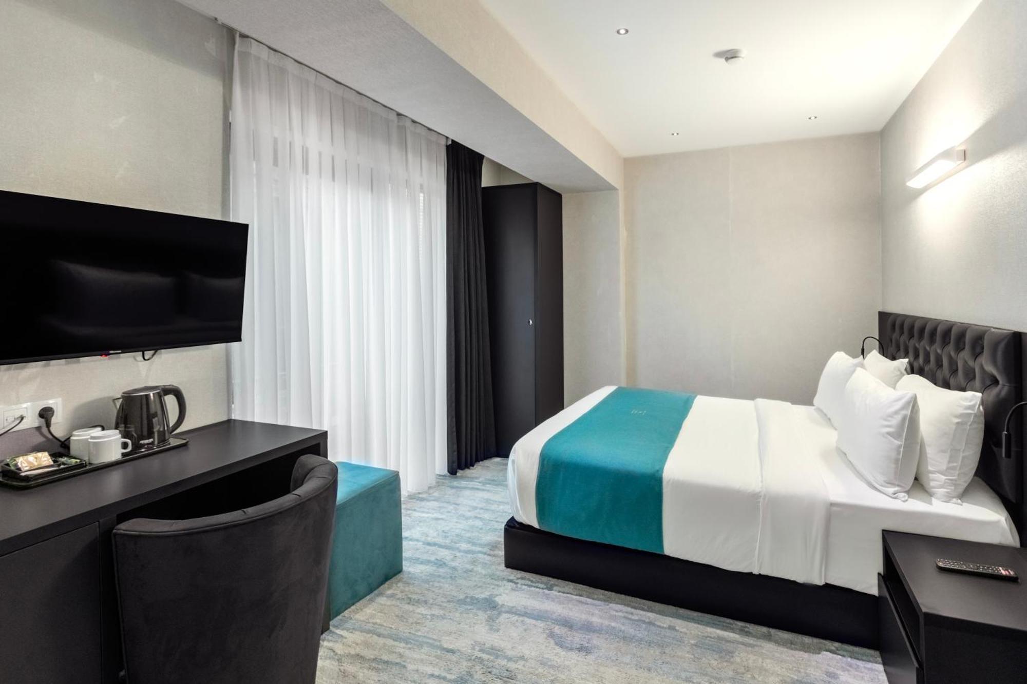 Mit Hotel Tbilisi Buitenkant foto