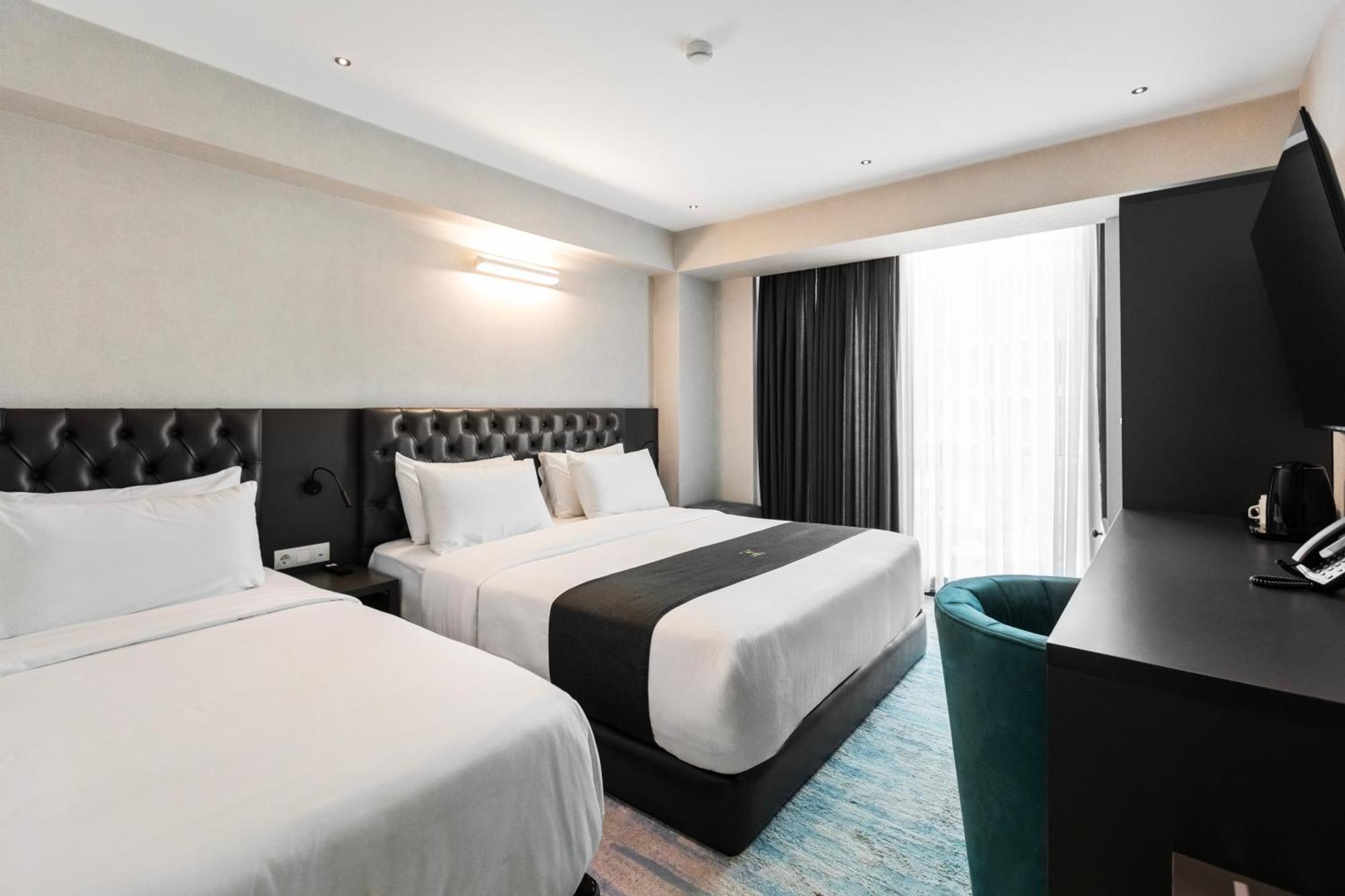 Mit Hotel Tbilisi Buitenkant foto