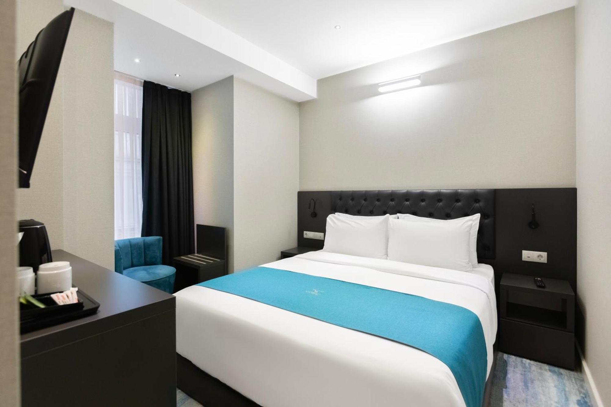 Mit Hotel Tbilisi Buitenkant foto