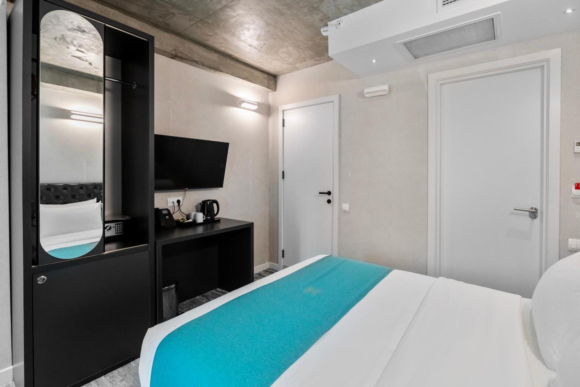 Mit Hotel Tbilisi Buitenkant foto